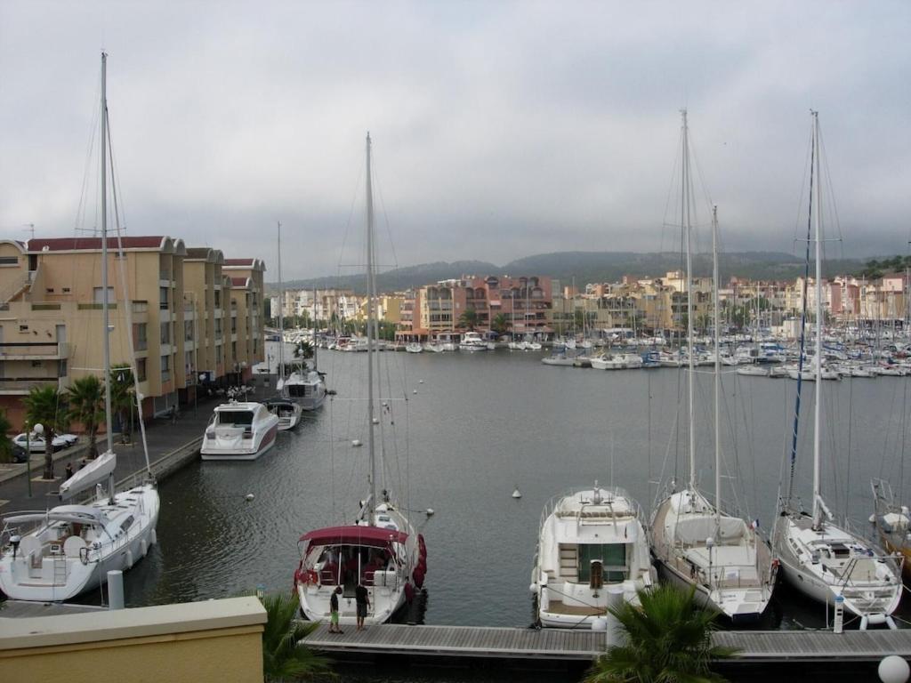 Gruissan Appartement Calme, Vue Sur Port De Plaisance -Clim, Empl.Parking Exteriör bild