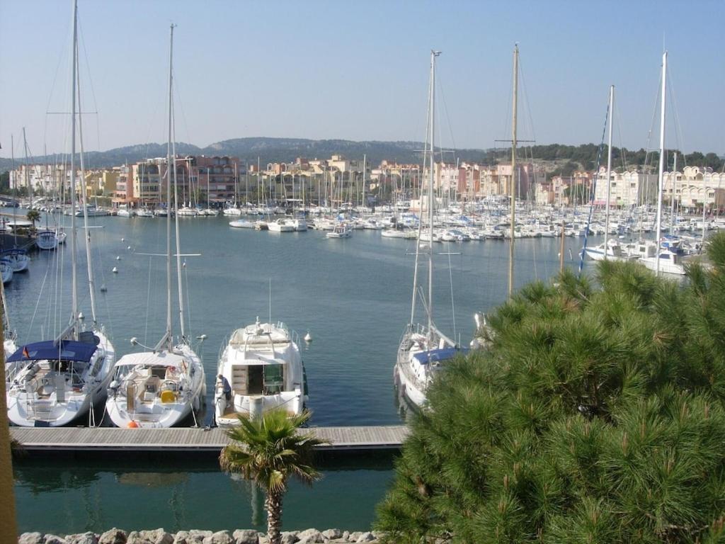 Gruissan Appartement Calme, Vue Sur Port De Plaisance -Clim, Empl.Parking Exteriör bild