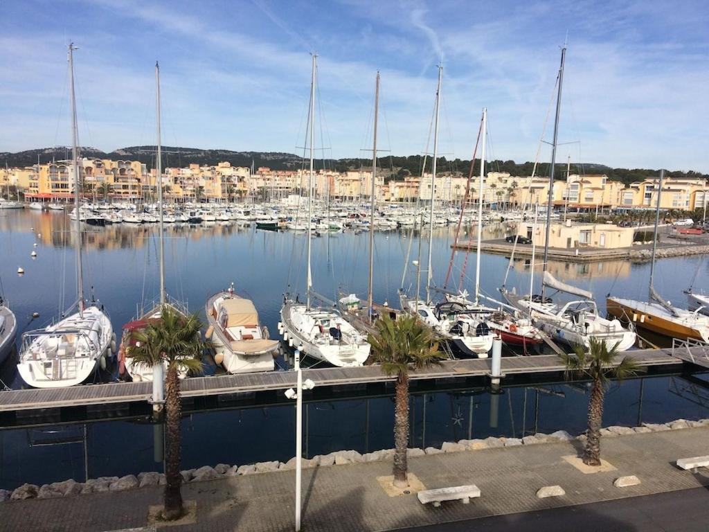 Gruissan Appartement Calme, Vue Sur Port De Plaisance -Clim, Empl.Parking Exteriör bild