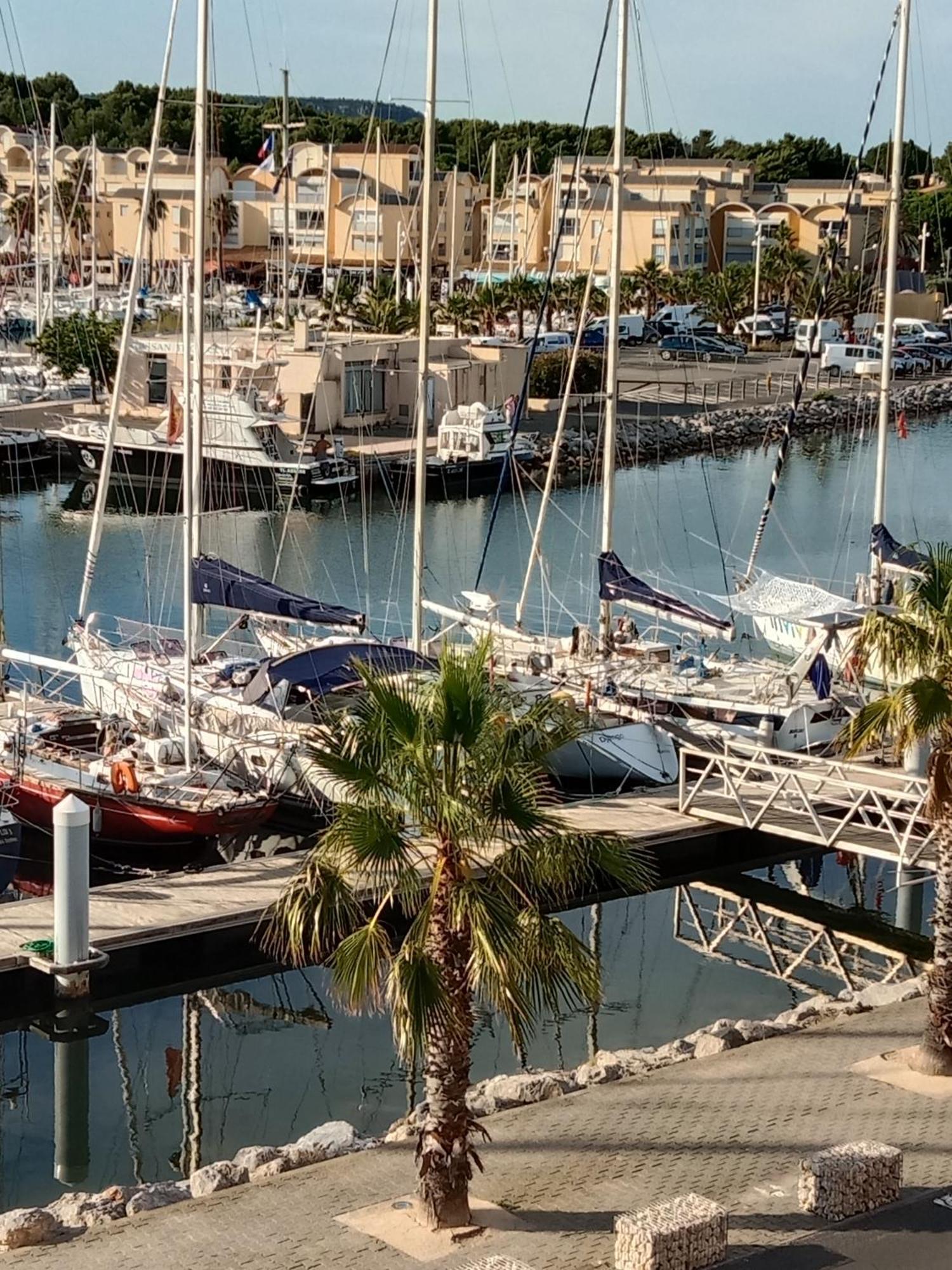 Gruissan Appartement Calme, Vue Sur Port De Plaisance -Clim, Empl.Parking Exteriör bild